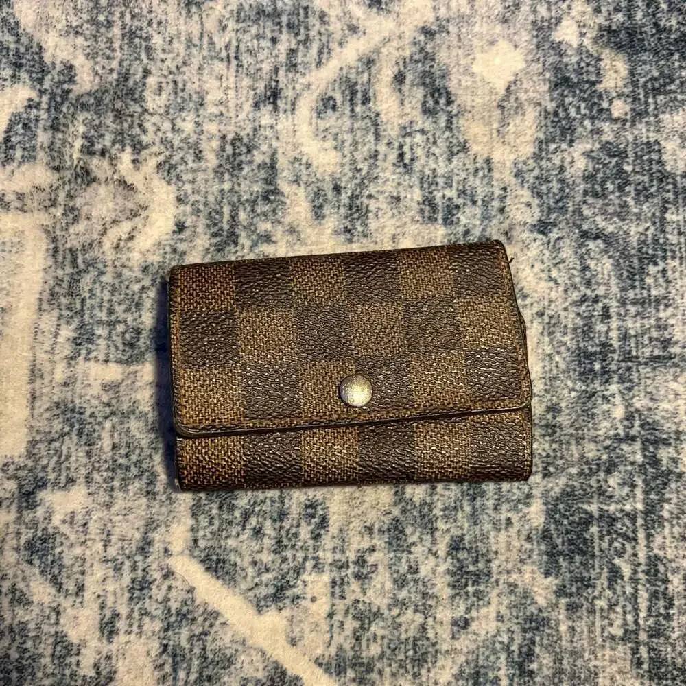 Louis Vuitton Damier Ebene 6-Key Holder